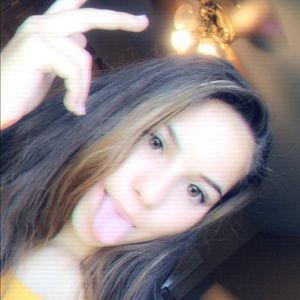 Meet your Posher, Avery